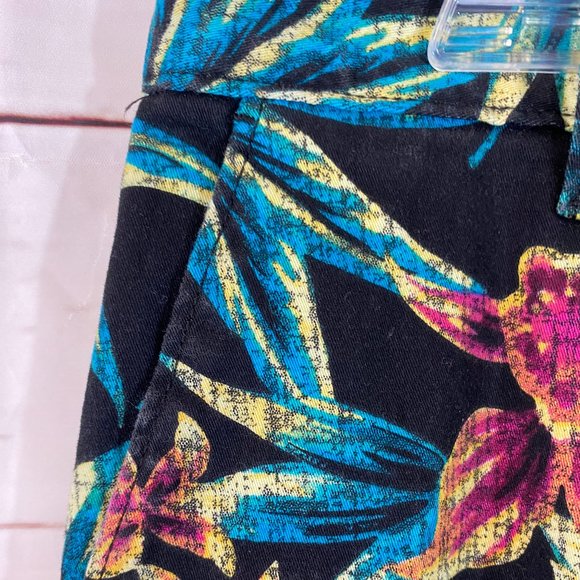 George Black Multicolor Floral Print Bermuda Shorts NWOT Women's Size 32 Small - Picture 6 of 12